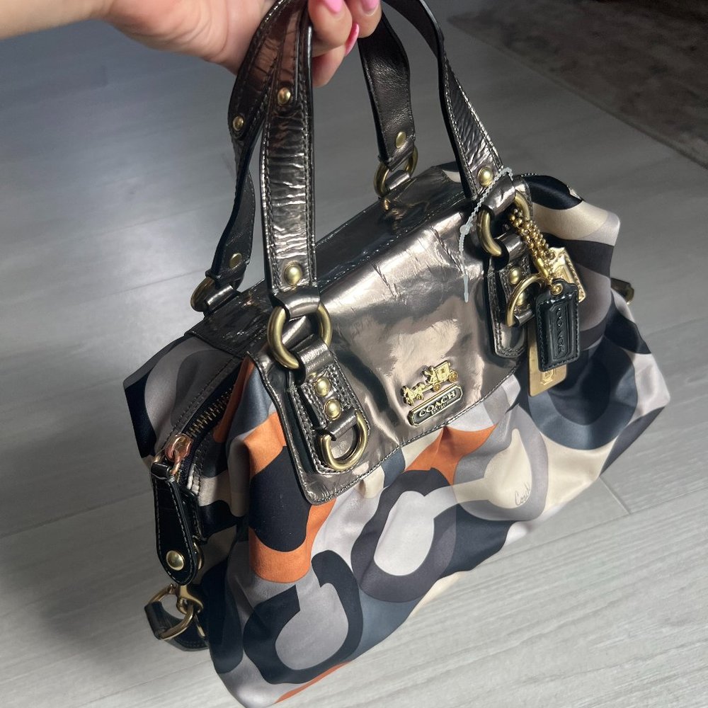 COACH, AUTHENTIC Madison Op Art Satchel No 12932